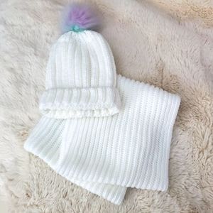 Forever 21 Winter 2020 Knit Beanie and Scarf Set